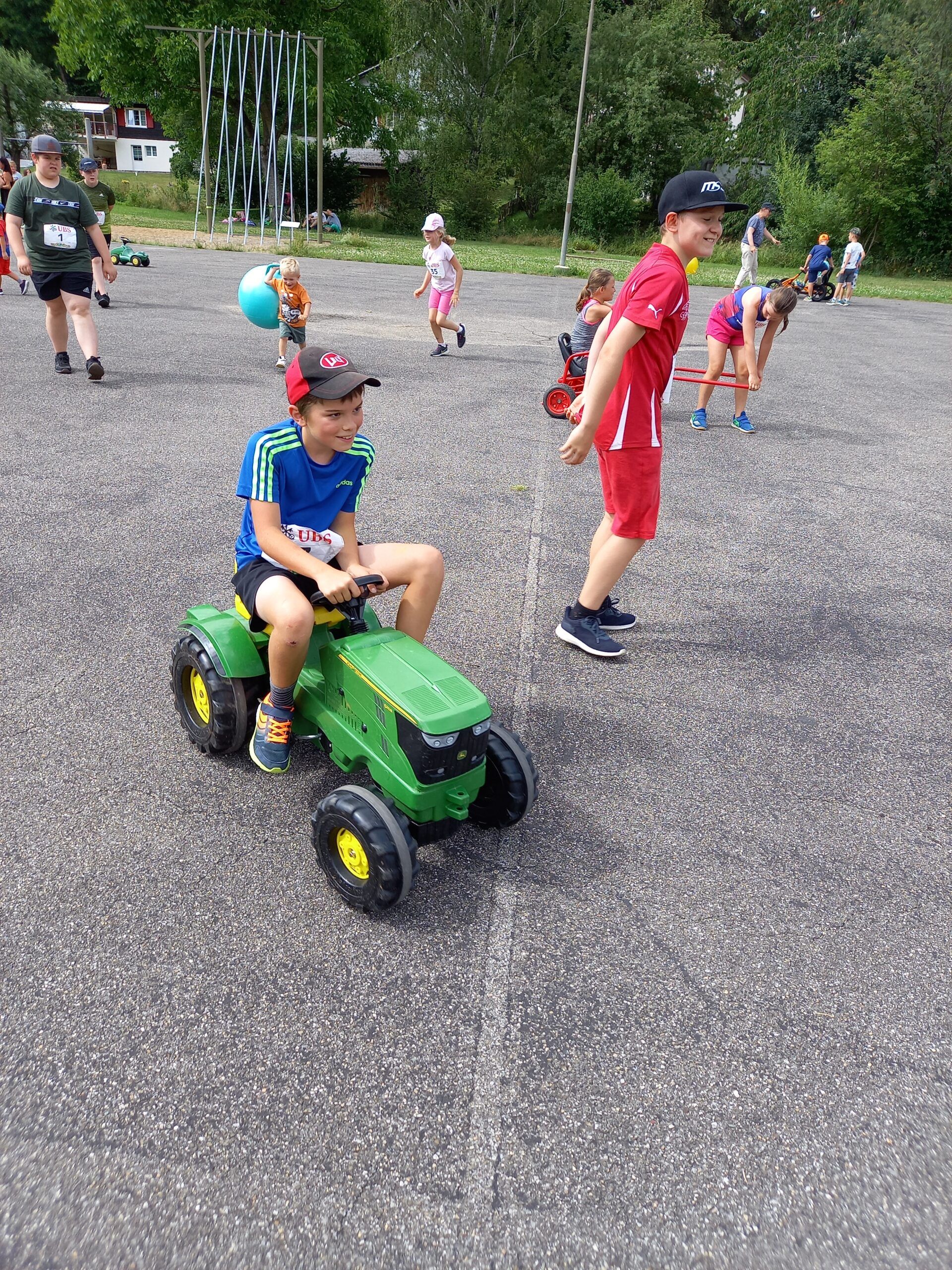 UBS_Kids_Cup_Traktor