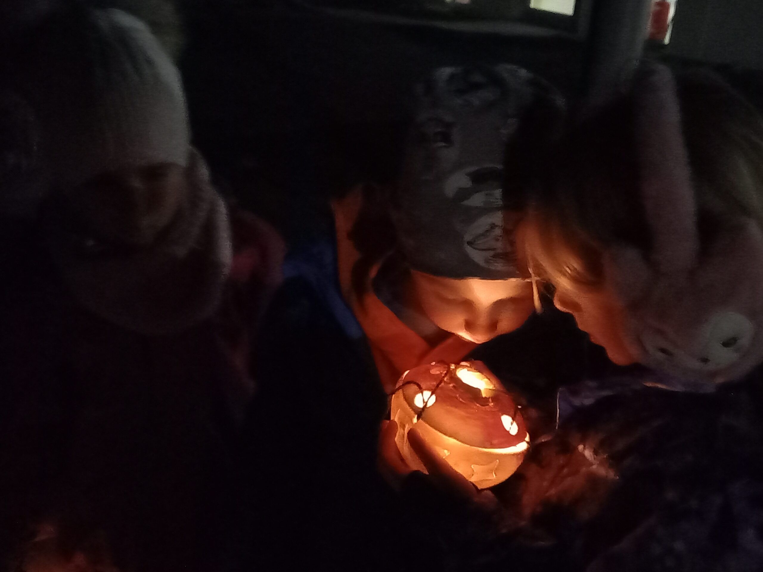 Räbeliechtliumzug Schule Holderbank