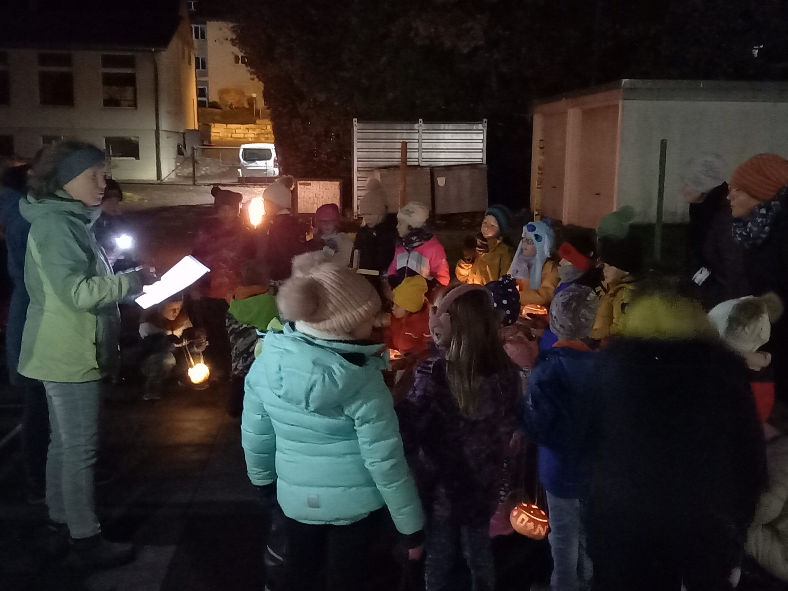 Räbeliechtliumzug Schule Holderbank