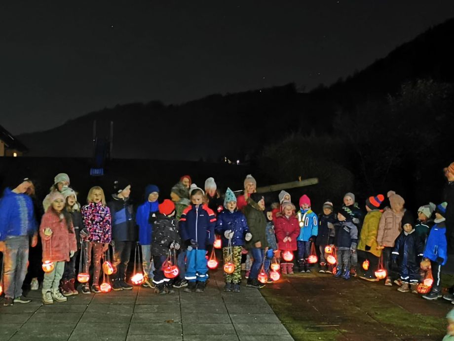 Schule Holderbank_Raebeliechliumzug