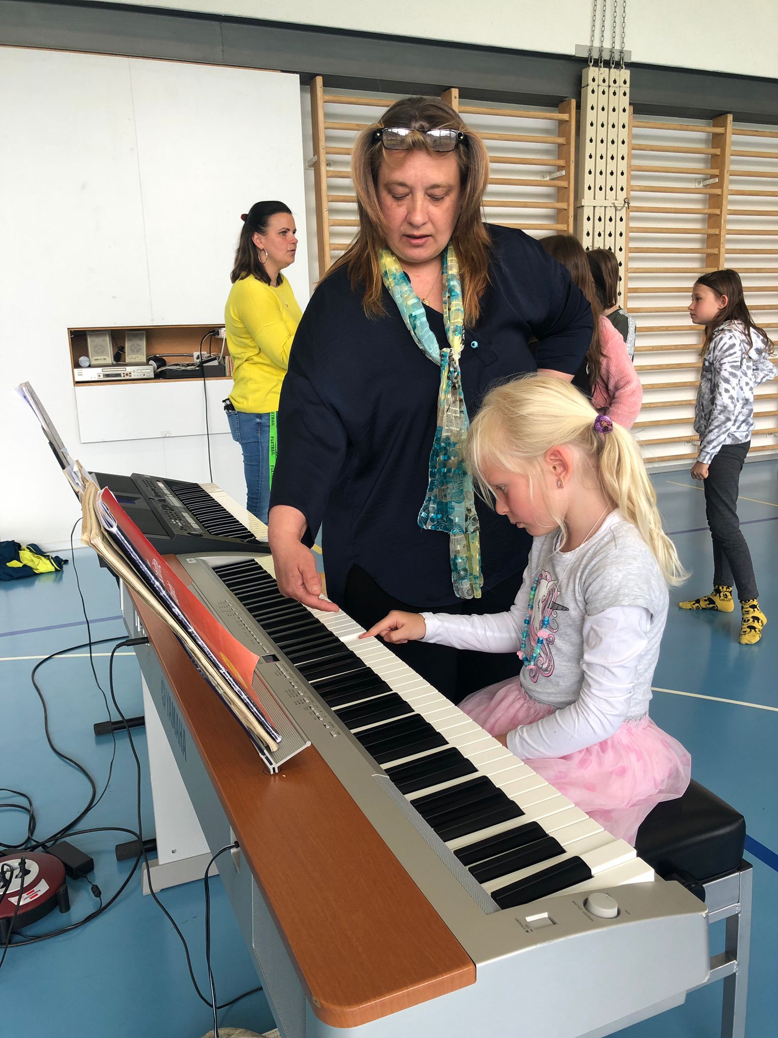 Schule_Holderbank_Instrumentenvorstellung_Klavier