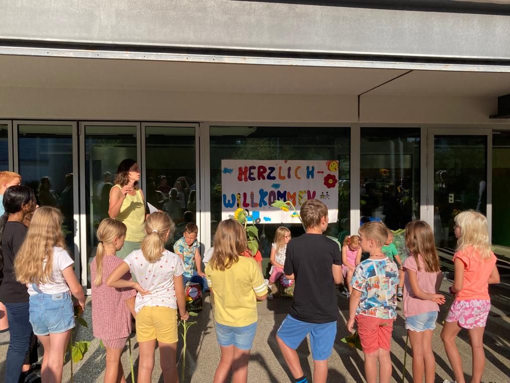 Schuljahres Start Schule Holderbank