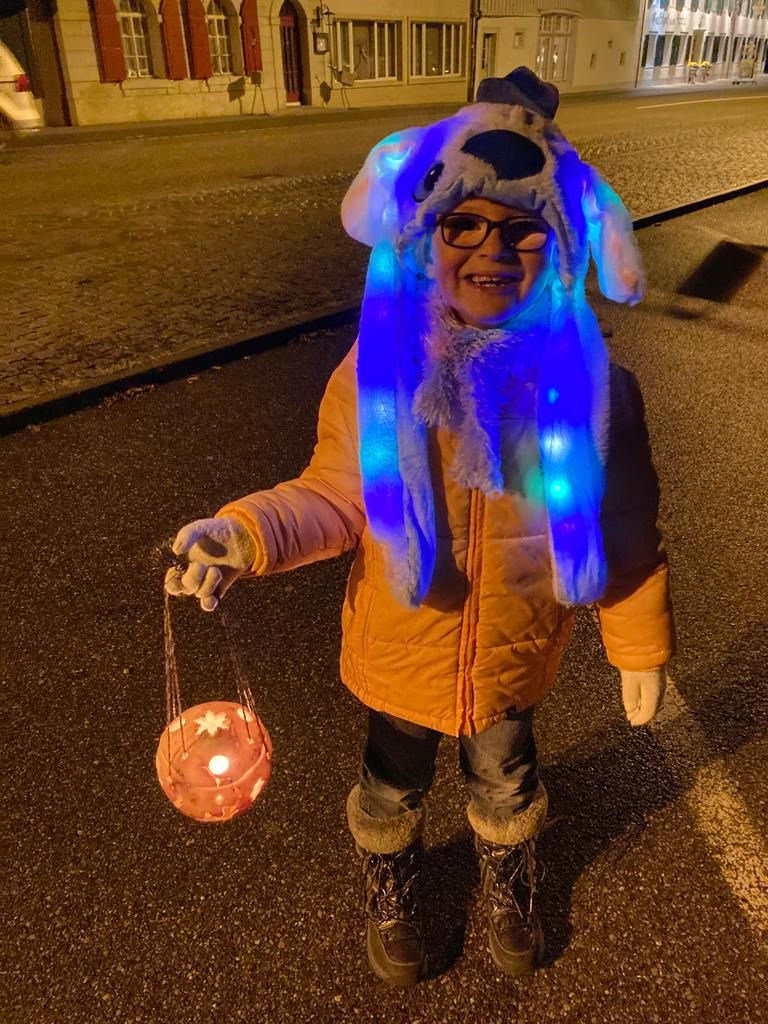 Räbeliechtliumzug Schule Holderbank