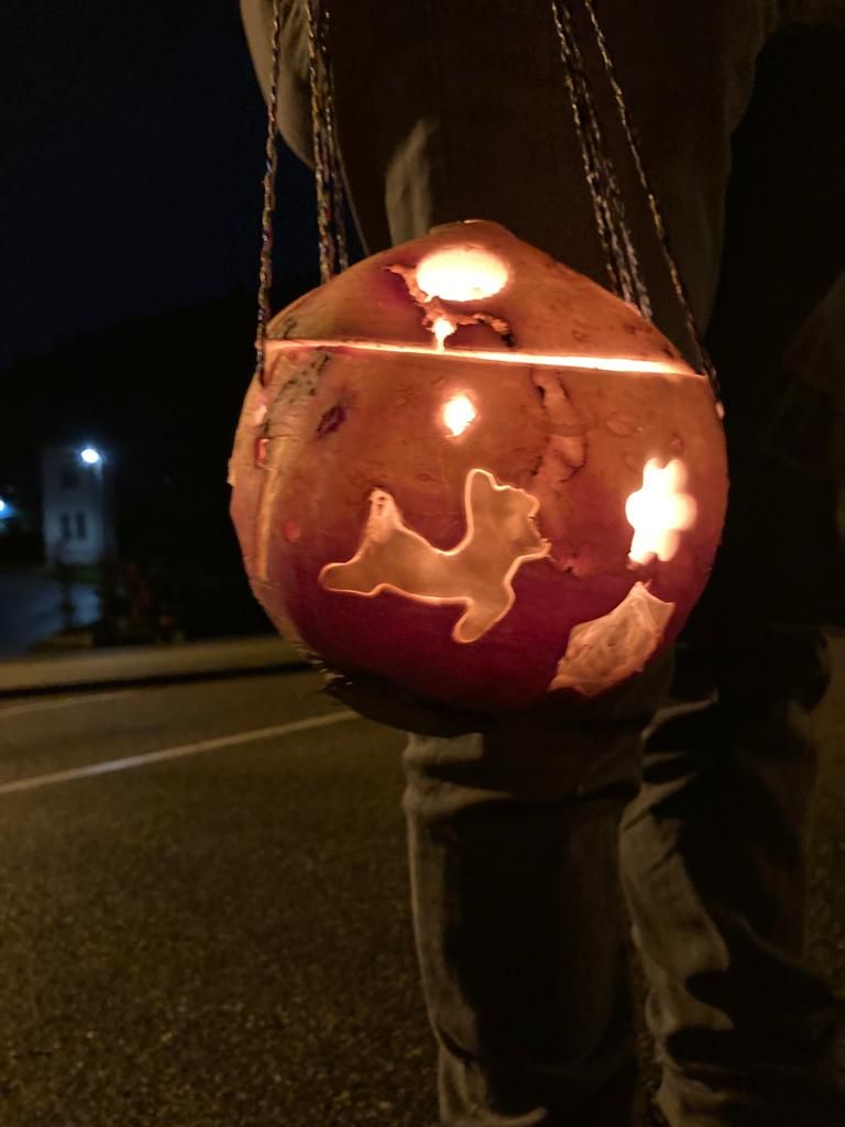 Räbeliechtliumzug Schule Holderbank